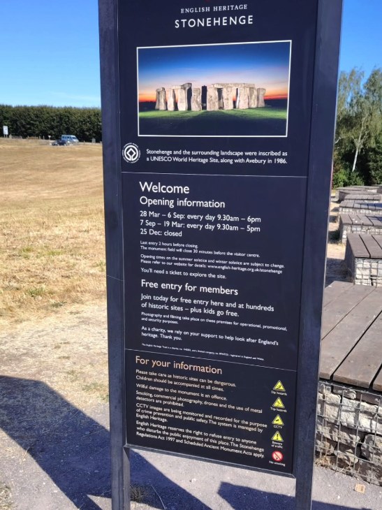 How to Choose a Stonehenge Tour From London