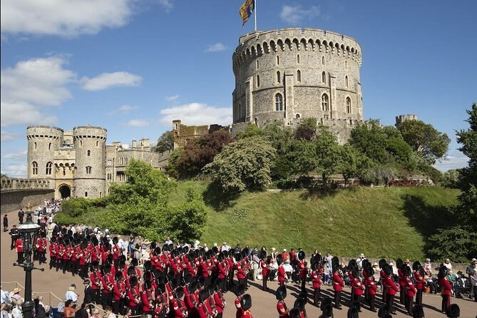 Windsor Castle, Stonehenge, Oxford Full-Day Tour From London